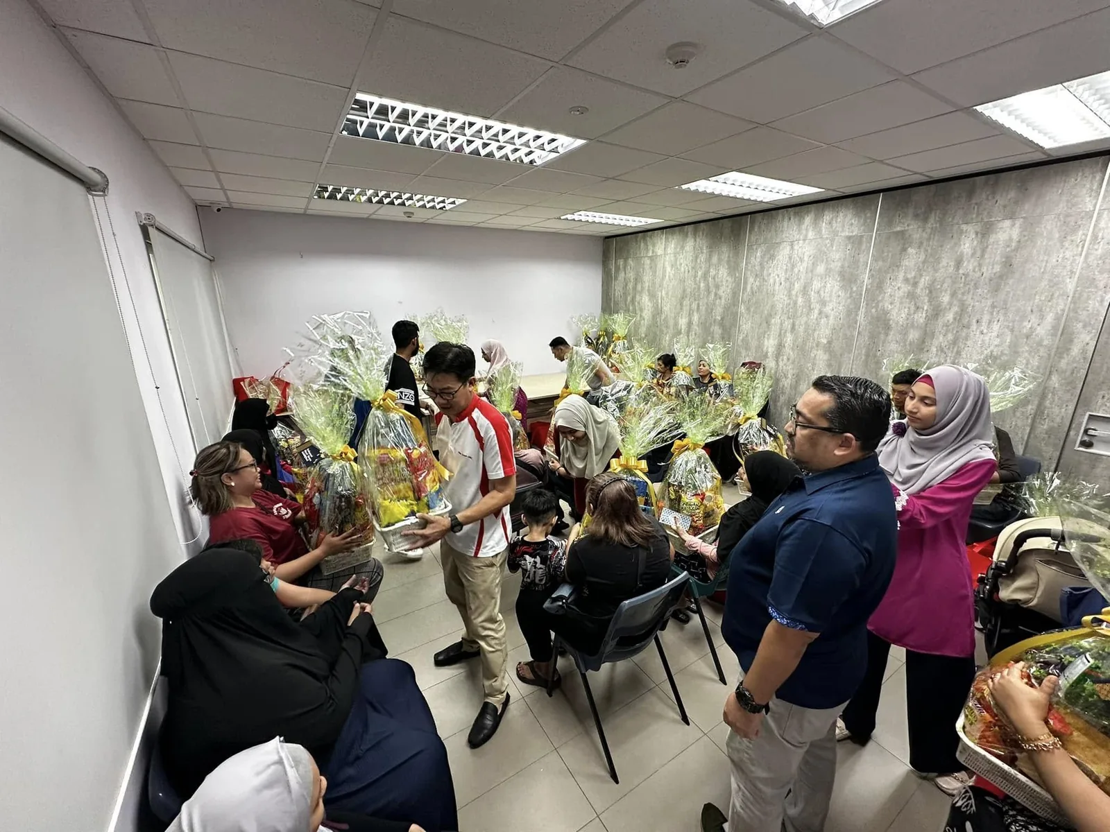 Additional photograph from Nee Soon Cares & Ramadan Sharing